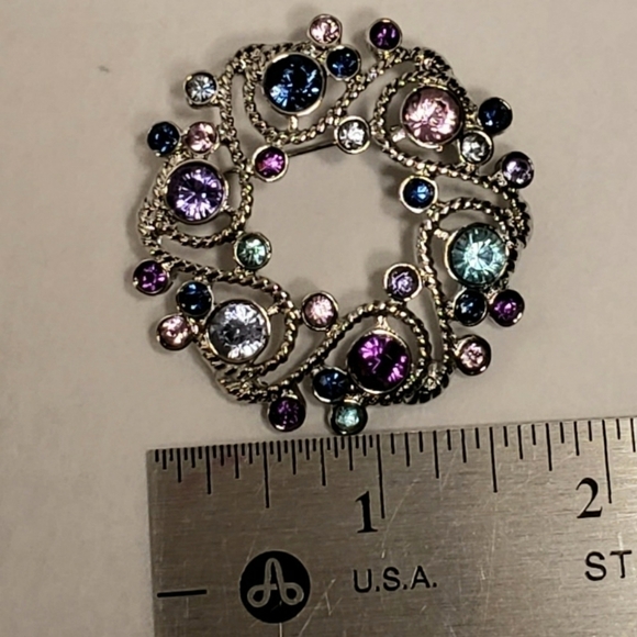 Vintage Jewel Tone Multicolor Rhinestone Brooch Wreath Circle Pin - Picture 3 of 4